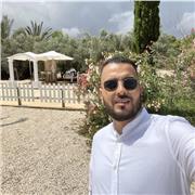 دروس اللغة العربية للكبار والصغار حيث يمكنك تعلم قواعد القراءة والكتابة والمحادثة بالإضافة إلى تطوير لغتك العربية